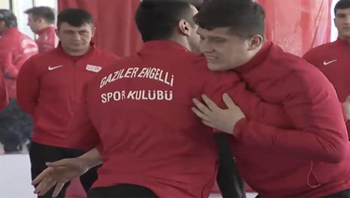 Gaziler Bu Kulüpte Hayata Tutunuyor