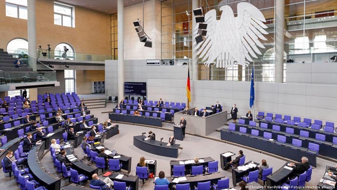 ALMANYA’DA MİLLETVEKİLLERİNİN EK KAZANÇLARINA SIKI DENETİM GELİYOR!