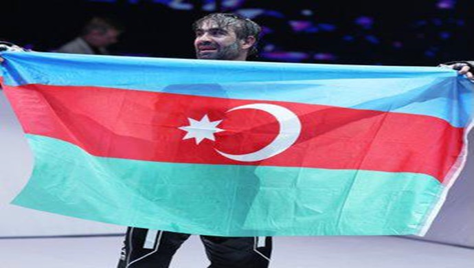 Azerbaycanlı sporcu Rafael Agayev şampiyonluk kemerini kazandı ,ÖZEL
