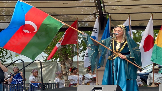 Minnesotadakı icmamız Burnsville Mədəniyyət Festivalında uğurla iştirak edib