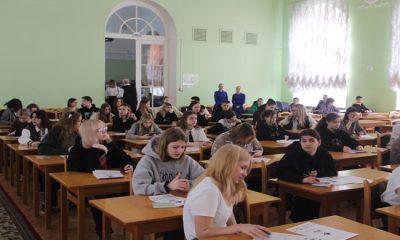Gönüllüler, öğrenciler, milletvekilleri, sosyal aktivistler: “Birleşik Rusya”nın “Zafer Diktesi” Merkezi Federal Bölgeye yazdı