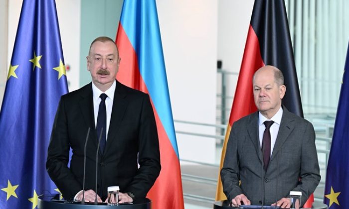 Azerbaycan Cumhurbaşkanı İlham Aliyev ve Almanya Başbakanı Olaf Scholtz ortak basın toplantısı düzenledi