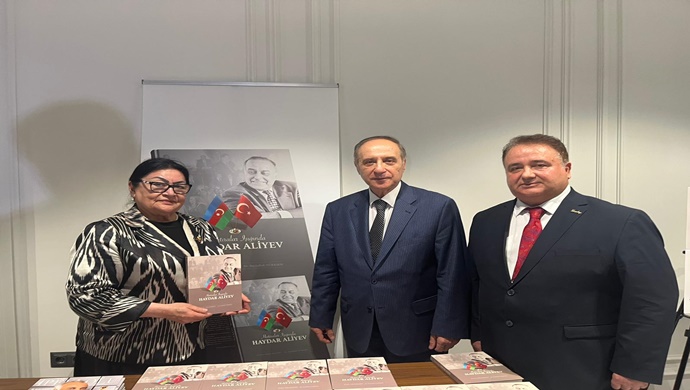 Taşkent’te Haydar Aliyev kitap ve belgesel filmine büyük ilgi