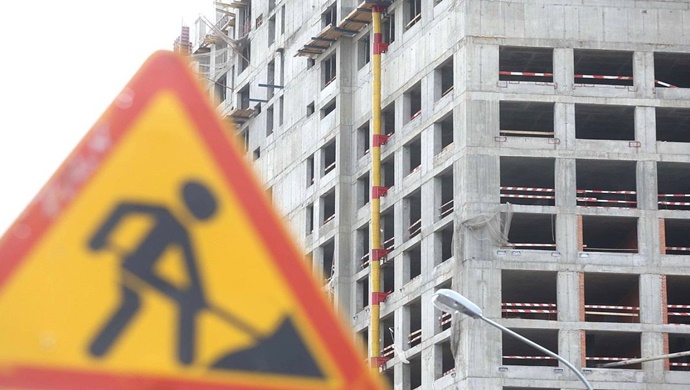 Devlet Duması, tamamlanmamış inşaat sorununu çözmeye yardımcı olacak Birleşik Rusya yasasını kabul etti