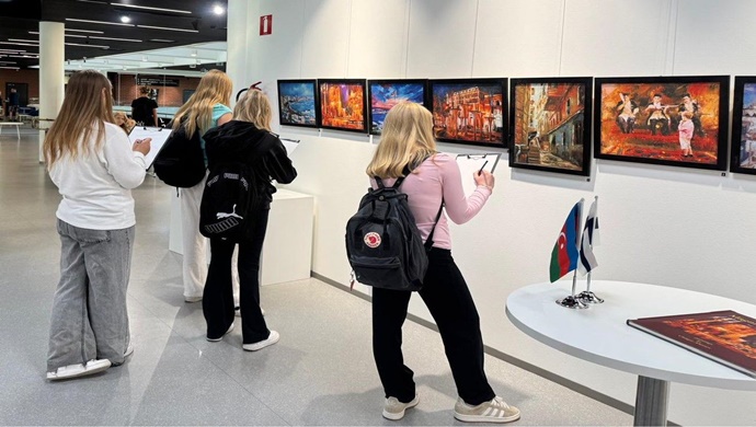 Finlandiyada soydaşımızın ”Möhtəşəm Bakı” adlı rəsm sərgisi açılıb