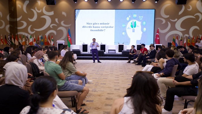 Diaspor gəncləri üçün “Müasir dövrün səriştələri: ünsiyyət bacarıqları, təqdimat bacarıqları, emosional zəka” mövzusunda təlim keçirilib