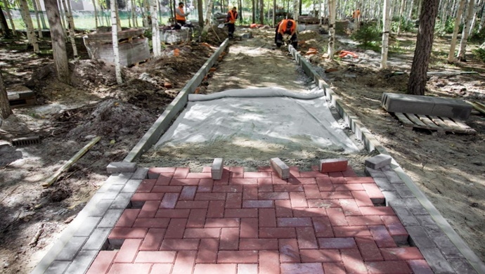 Birleşik Rusya, bölgelerdeki sosyal tesislerin inşasını ve onarımını izledi