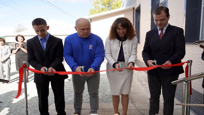 «Единая Россия» открыла модельную библиотеку в селе Сокур Новосибирской области