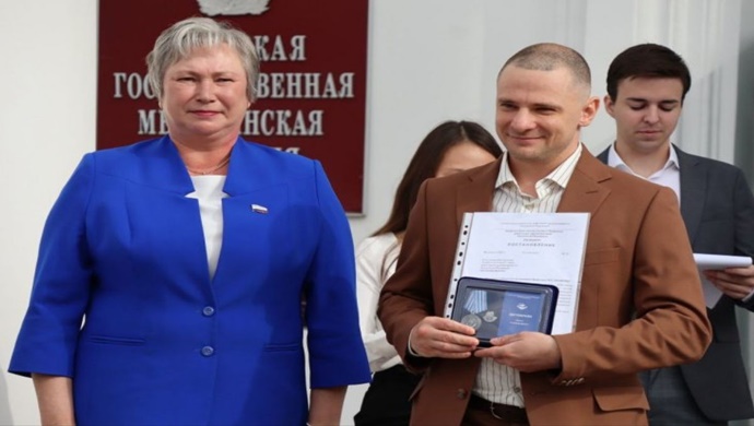 Amur Bölgesi’nde Birleşik Rusya taraftarlarına “Cepheye yardımlarından dolayı” madalyaları verildi