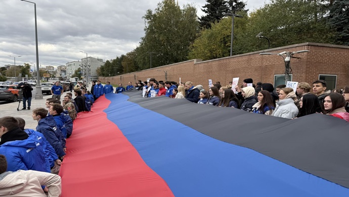 Birleşik Rusya Genç Muhafızları, DPR, LPR ve Zaporizhia ile Herson Oblastlarının Rusya Federasyonu ile Birleşme Günü’nü kutlamak amacıyla ülke genelinde etkinlikler düzenledi.