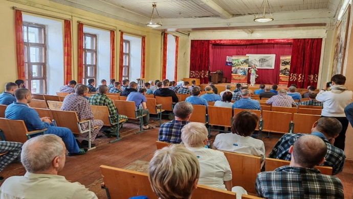 Birleşik Rusya, Yaroslavl Garnizon Askeri Hastanesi’nde Özel Askeri Harekat (SVO) katılımcılarının Ulusal Birlik Günü’nü kutladı