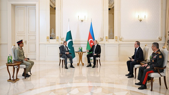 Ilham Aliyev held limited format meeting with Prime Minister of Pakistan