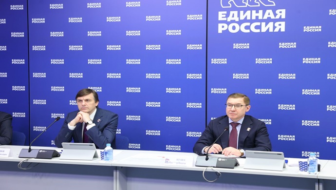 Vladimir Yakushev: Birleşik Rusya’nın girişimiyle 39 bölgeye okulların temel onarımları için ek fon sağlanacak